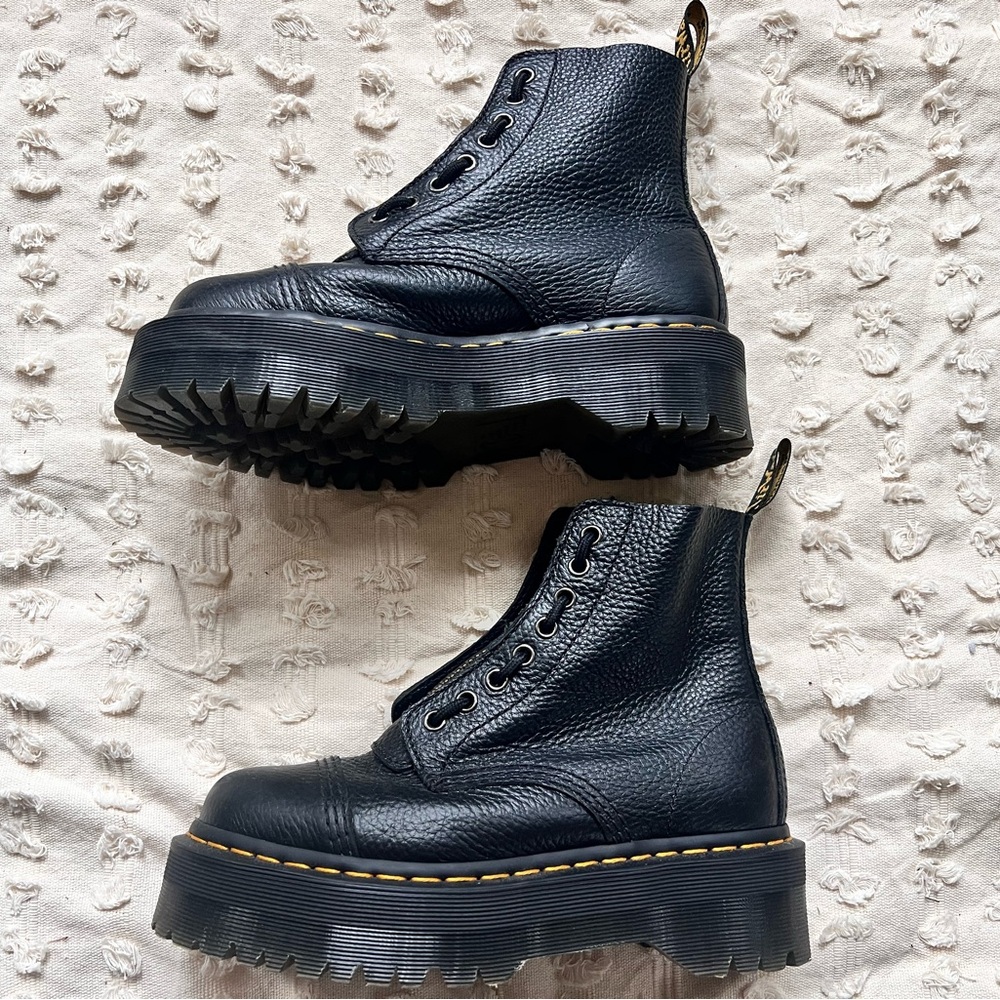 Dr Martens Sinclair Milled Napa Boots - Women’s 38 - Picture 2 of 7